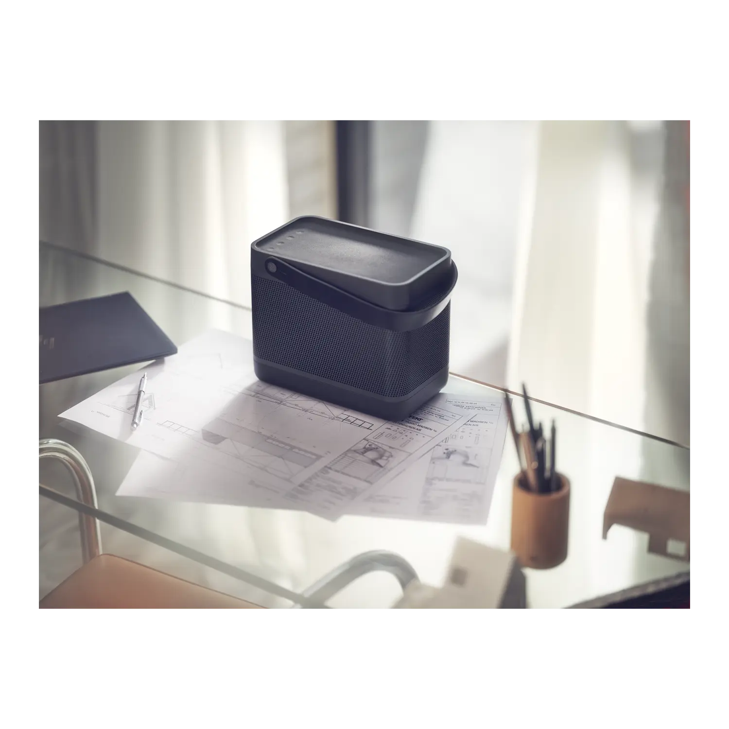 Bang & Olufsen Beolit 20 Bluetooth® Speaker, Black Anthracite