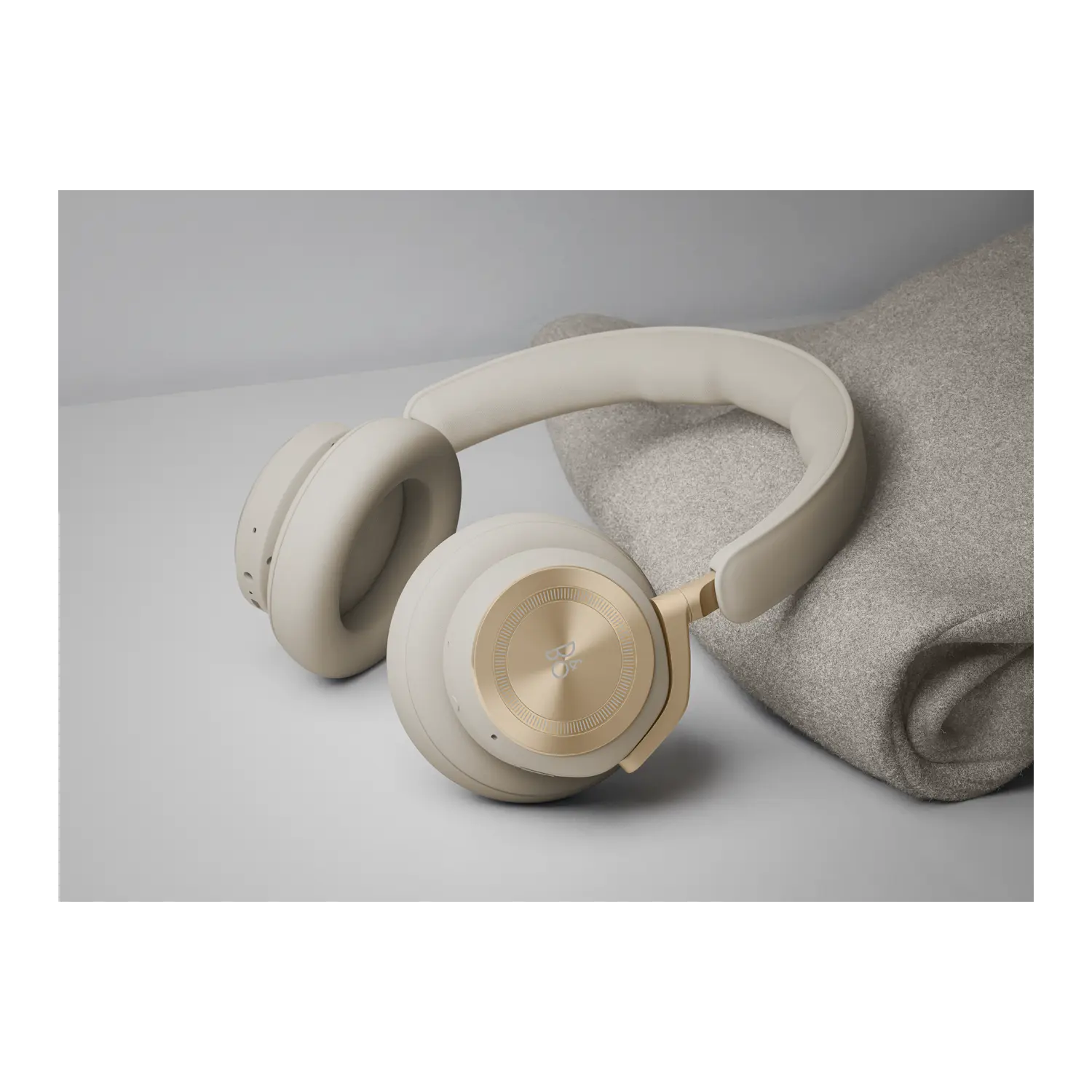 Bang & Olufsen Beoplay HX Over-Ear Headphones, Gold - Worldshop