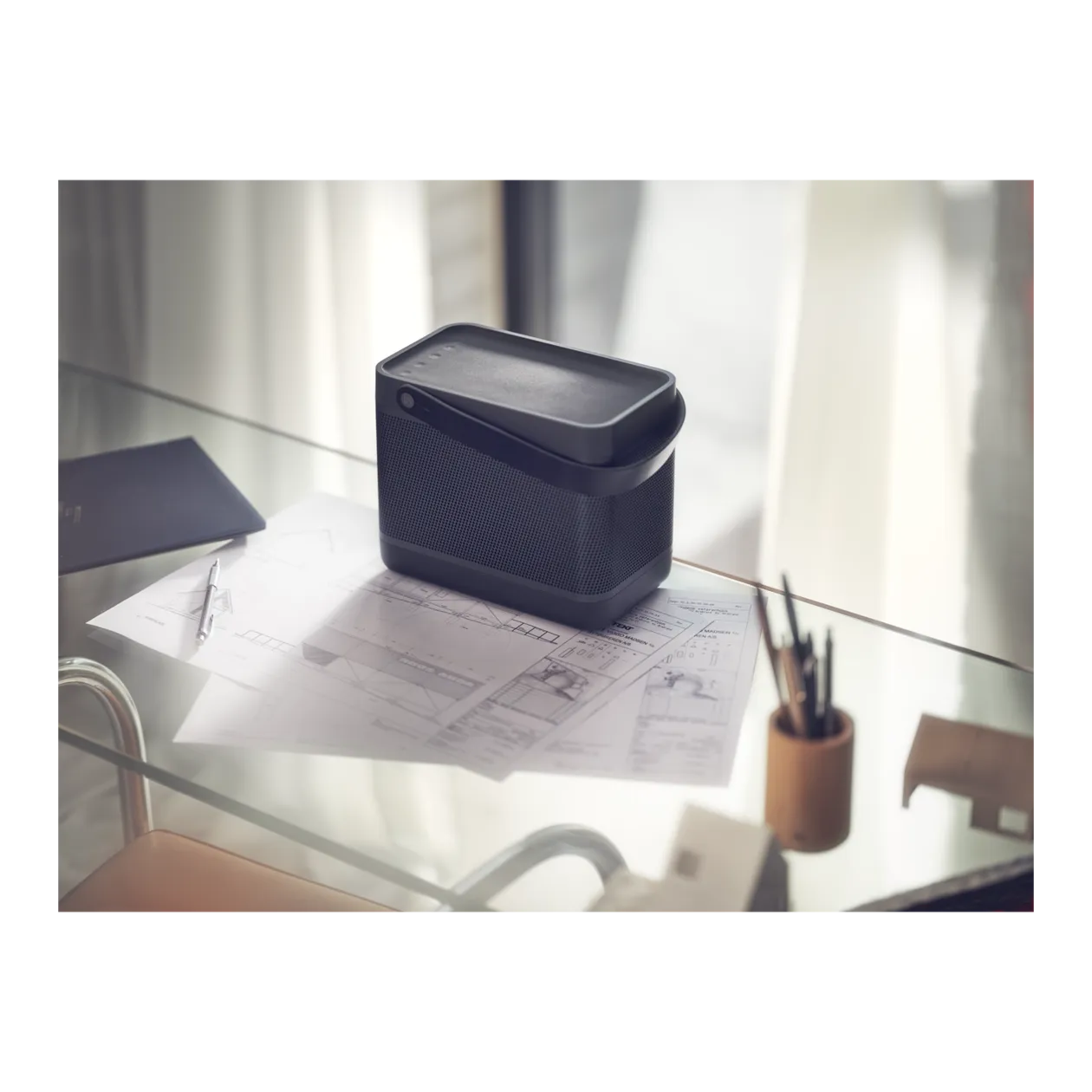 Bang & Olufsen Beolit 20 Bluetooth® Speaker, Black Anthracite
