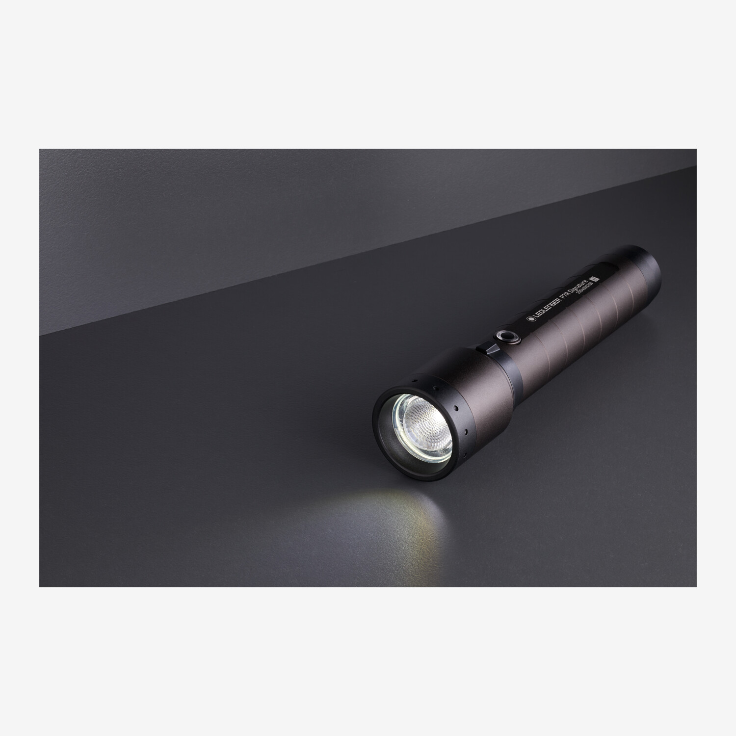 Ledlenser P7R Signature LED Torch, Chargeable, Black - Worldshop