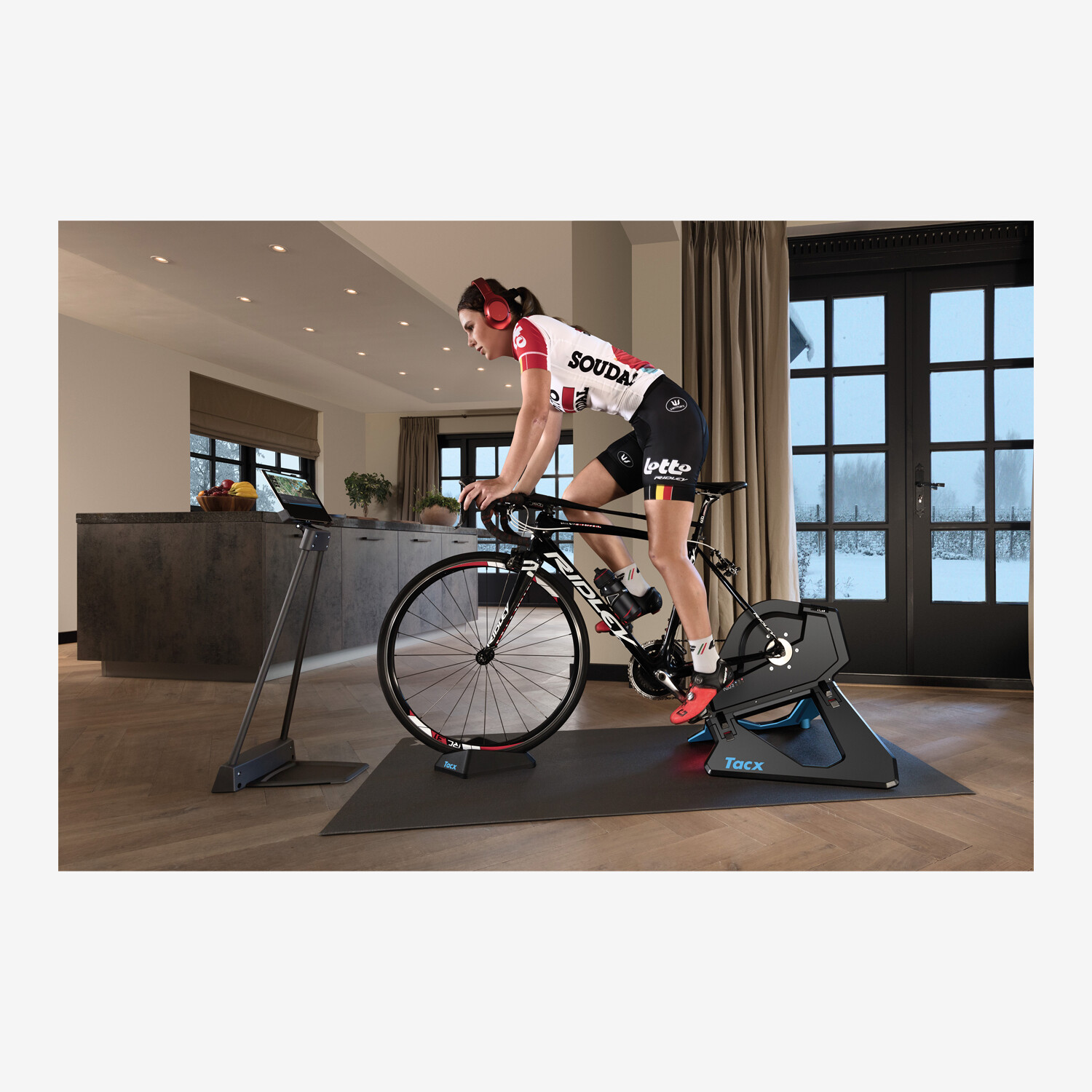 Tacx NEO Smart Exercise Bike, Black