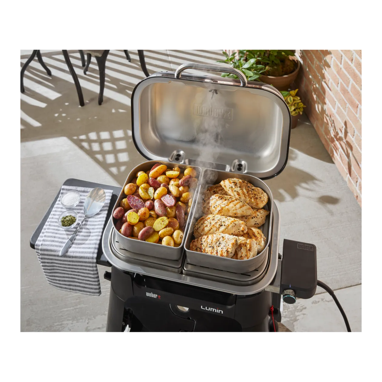 er® Lumin Compact Electric Barbecue, Black